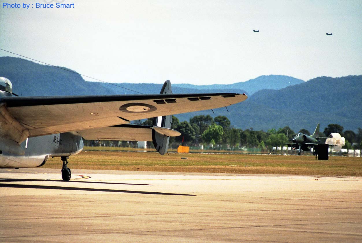 AS88-080 - Hudson & Skyhawk