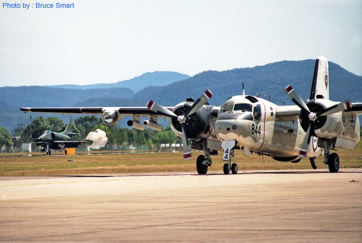 AS88-082 - Grumman Tracker
