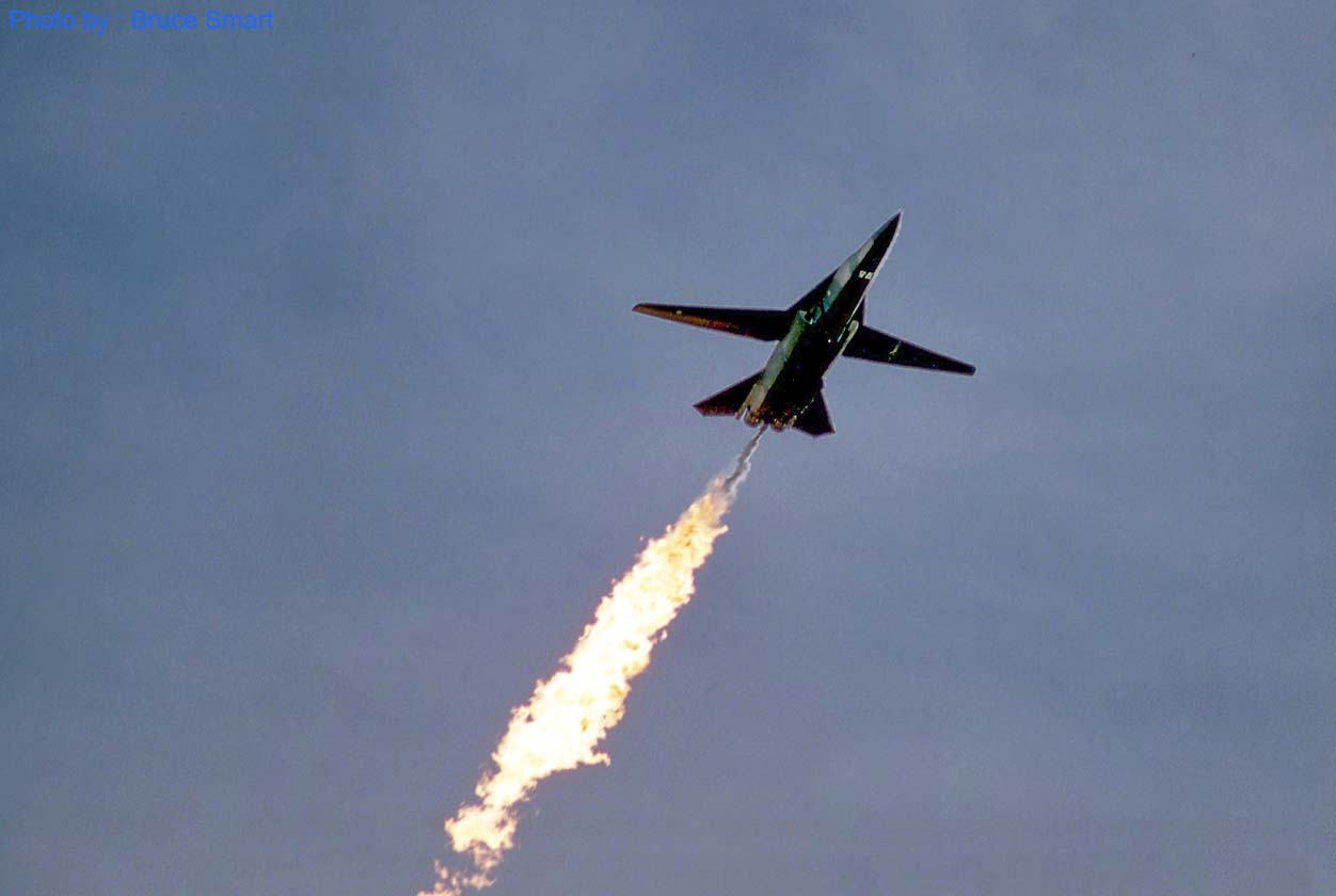 AS88-122 - F-111