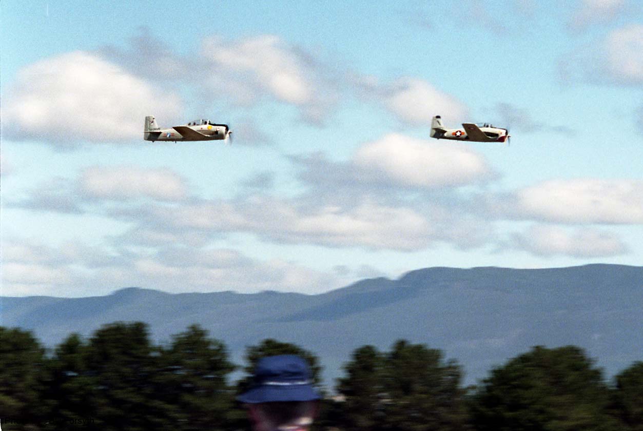 SR94-BF-412 - Weymouth leads Rayner