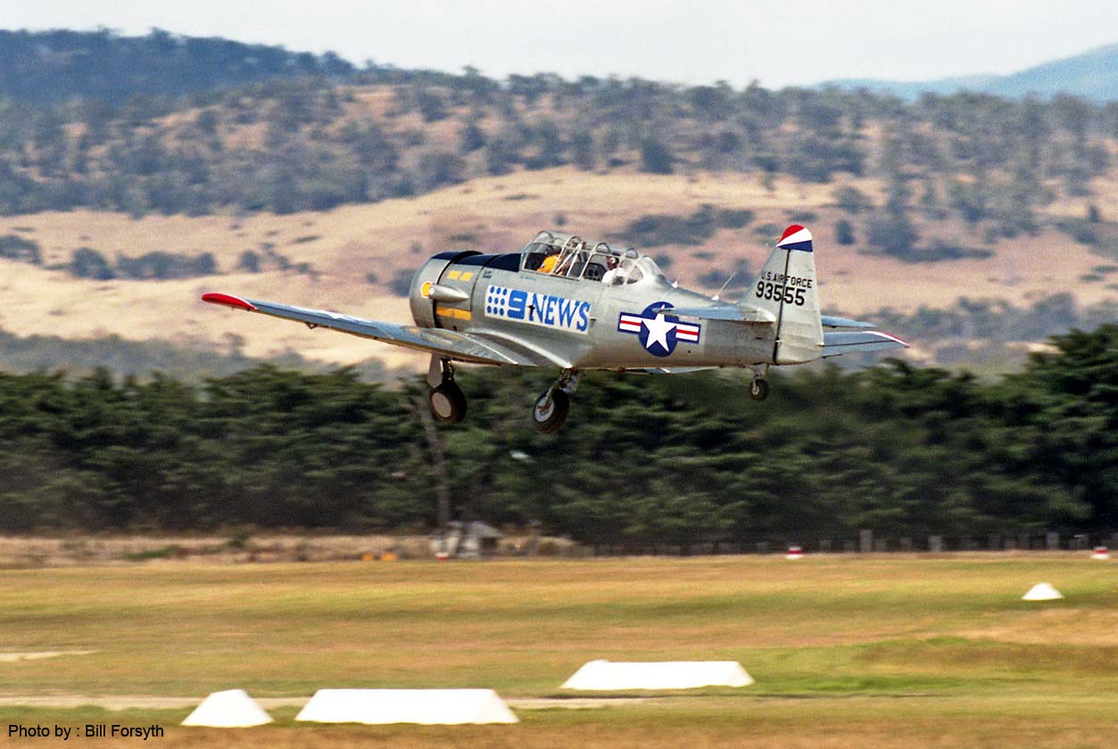 SR94-BF-706 - Bill Waterton, NA AT6 Harvard
